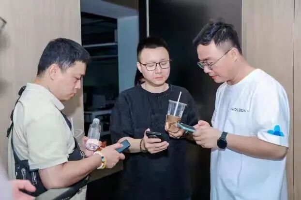 九云教育携手华为开发者大会,共研鸿蒙5.0赋能教育新未来