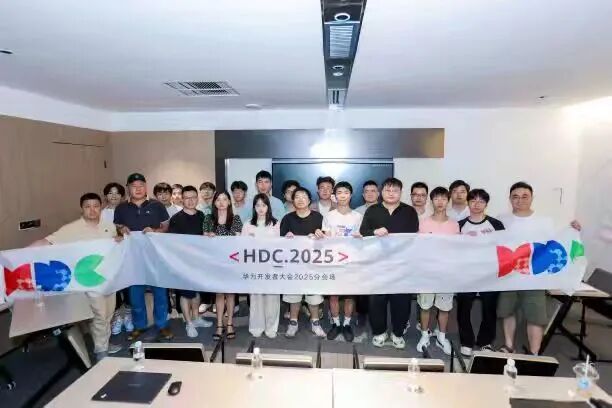 30岁遭遇降薪危机?掌握Python,成为你逆袭AI时代的“硬通货” | 九云教育