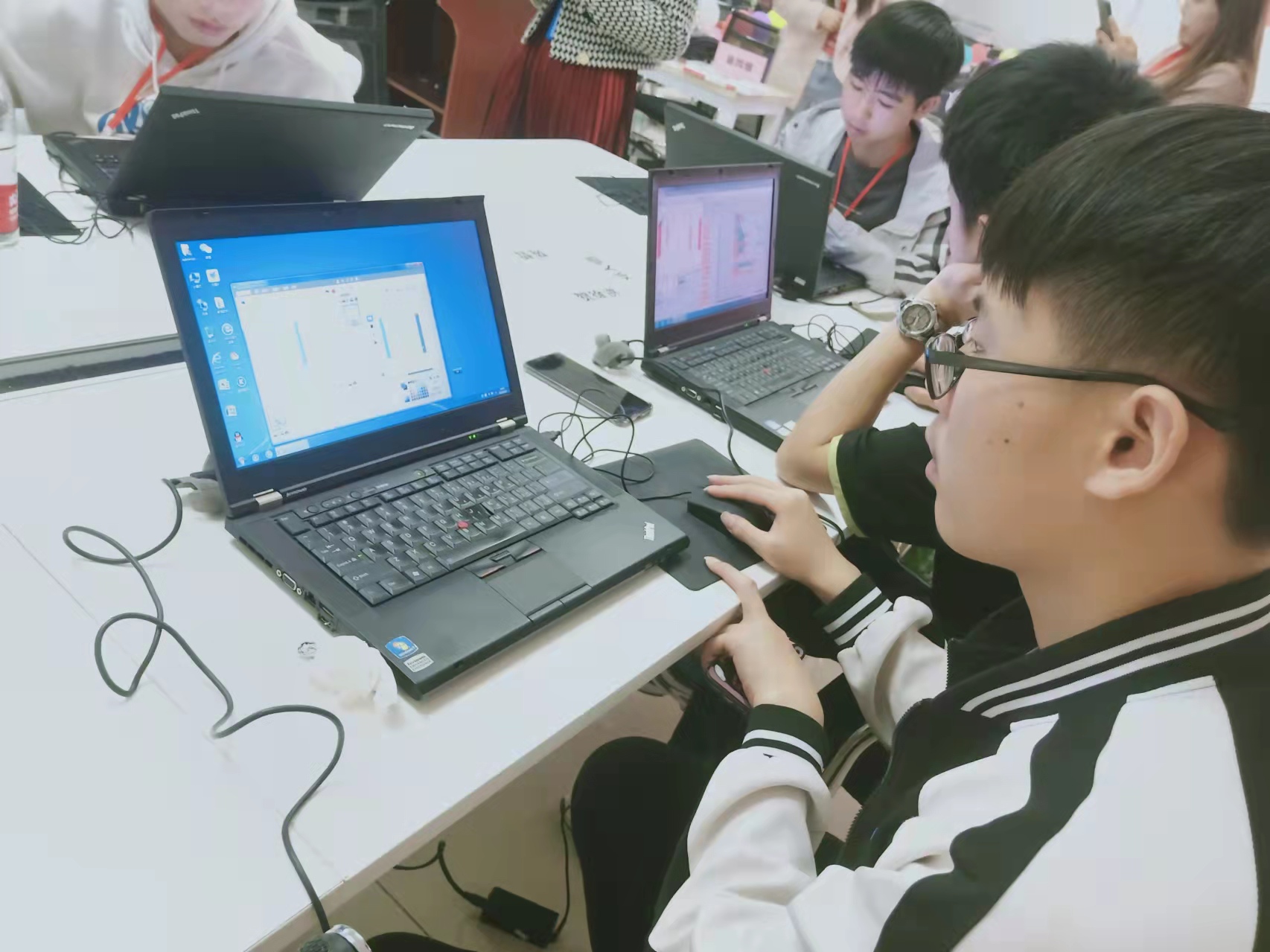 大专毕业求职无门?我在九云教育学UI设计3个月,成功入职月薪7500!