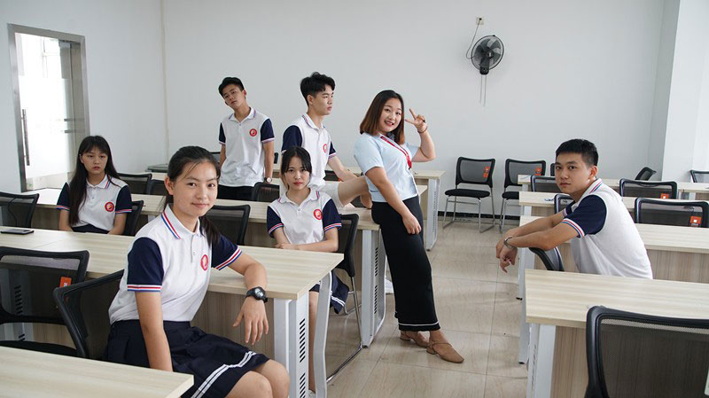 九云教育明星讲师 | 邝雅云:读书才是决定未来的关键