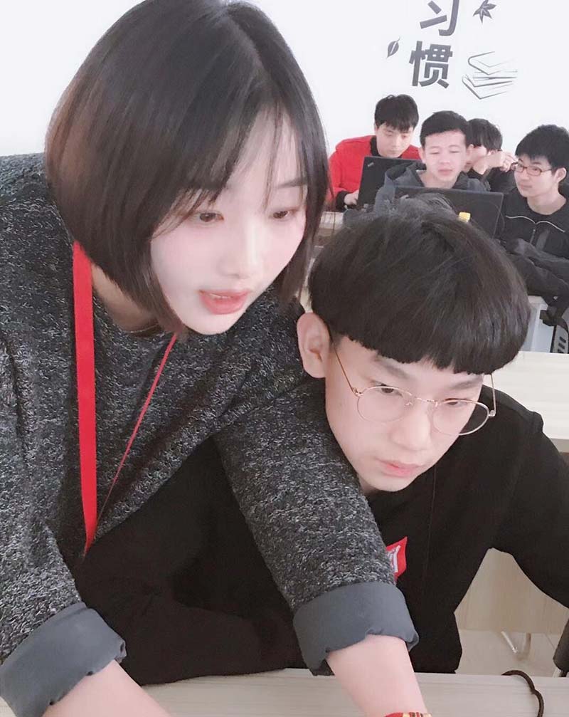 186岁高中生如何规划Python学习?揭秘从零基础到竞赛、开发的进阶之路 | 九云教育