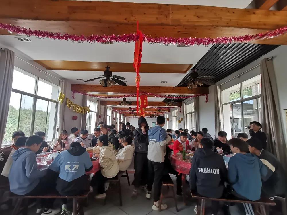 遇见暖冬:九云教育班级户外拓展掠影